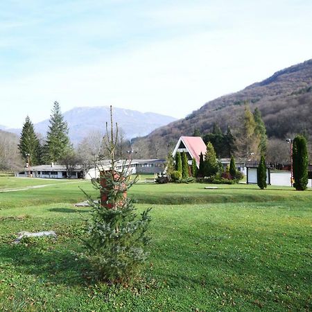 Np Sutjeska Paviljon A Hotel Tjentiste Exterior photo